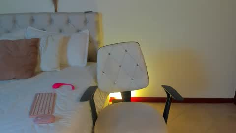 Antonella Mora online show from February 17, 12:48 pm