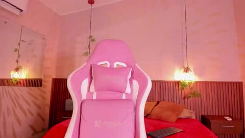 Daphne online show from March 2, 5:08 am