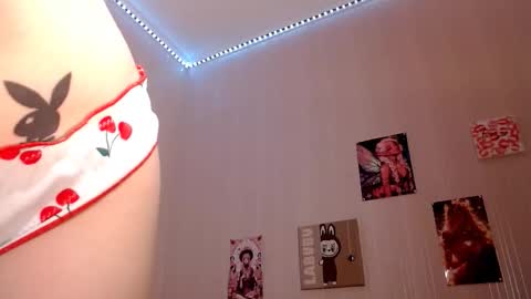 Daphne Darkthorn online show from March 27, 6:20 pm