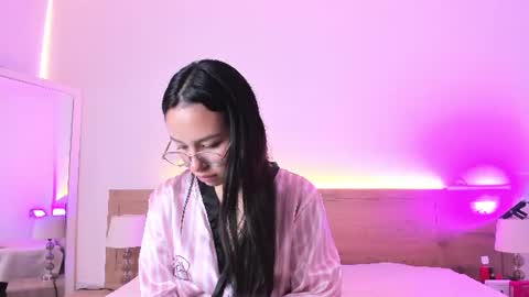 daphnevalucci online show from July 28, 2:13 pm