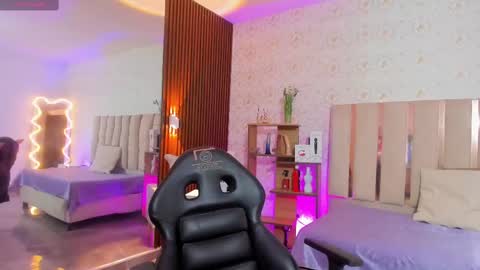 Snapshot of daphnne_tay chatting on September 24, 4:52 am dhapnne online show from September 24, 4:52 am