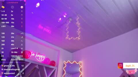 Snapshot of daphnne_tay chatting on February 21, 6:29 am dhapnne online show from February 21, 6:29 am