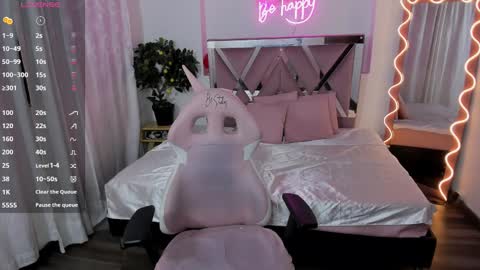 Snapshot of daphnne_tay chatting on February 21, 3:23 am dhapnne online show from February 21, 3:23 am