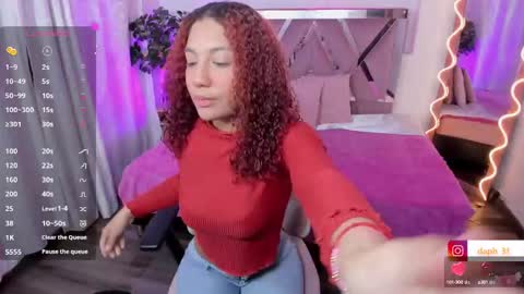 Snapshot of daphnne_tay chatting on March 8, 3:28 am dhapnne online show from March 8, 3:28 am