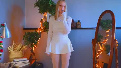 Snapshot of darceyheyd chatting on October 22, 4:26 am Kami online show from October 22, 4:26 am