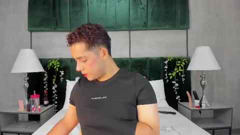 Darian  online show from June 17, 8:36 pm