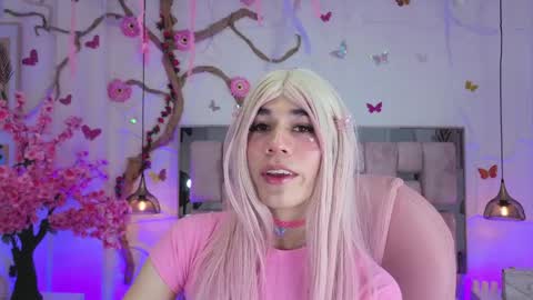 DaripQueen online show from April 7, 2:30 pm