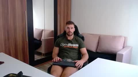 darius_94 online show from October 13, 7:54 am