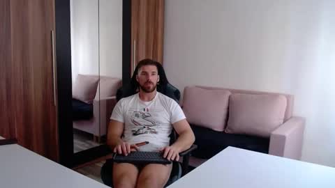 darius_94 online show from October 31, 11:54 am