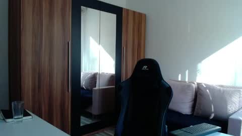 darius_94 online show from May 4, 6:09 am