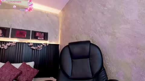 Dark online show from October 7, 12:23 pm