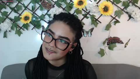 dark_flama online show from May 2, 12:27 am
