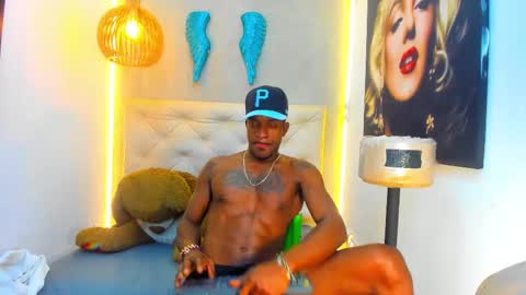 dark_king01 online show from February 16, 7:23 pm