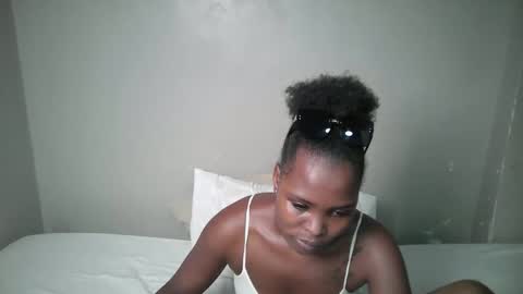 dark_lovly online show from February 21, 8:06 am