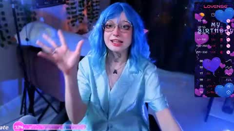 Lucious Foijieh online show from July 17, 2:19 pm