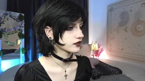 Snapshot of dark_vamp_ chatting on March 2, 10:35 am Vamp  online show from March 2, 10:35 am