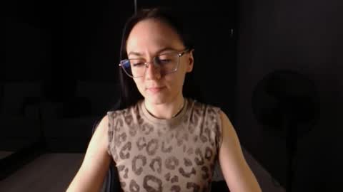 darkspark_ online show from November 24, 11:09 am