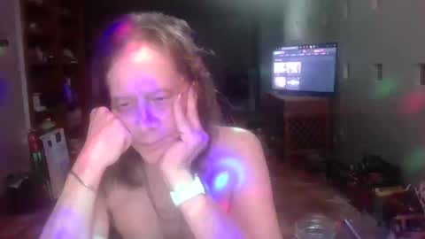 darla_darling1222101 online show from March 27, 8:26 am