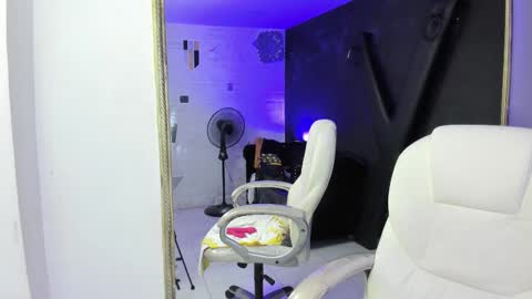 Darling online show from March 1, 6:54 pm