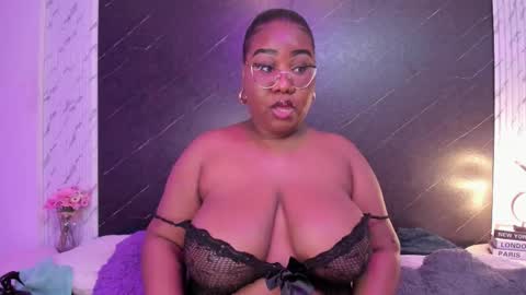 Snapshot of darnellqueen chatting on October 22, 4:37 am Darnell Queen online show from October 22, 4:37 am