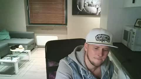 Dario online show from October 25, 9:48 pm