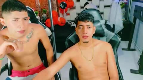 darwinandbrayan online show from November 3, 12:39 pm