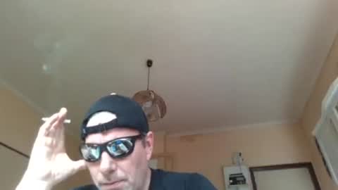 dauer1982 online show from June 14, 6:15 am