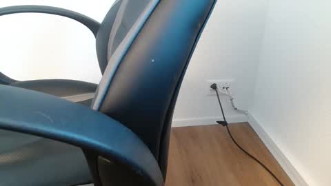 daupin9xxx online show from January 12, 8:21 am