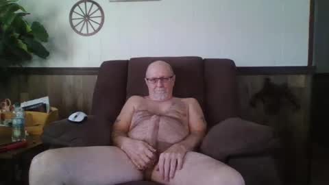 Snapshot of dave571960 chatting on January 22, 8:28 pm dave571960 online show from January 22, 8:28 pm