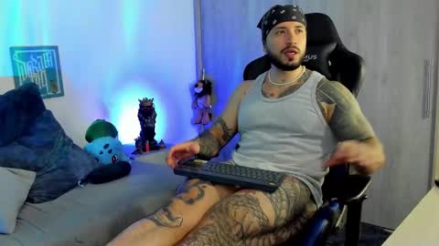 DAVE MAX online show from November 25, 2:32 am