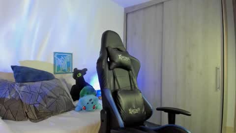 DAVE MAX online show from March 25, 2:07 am