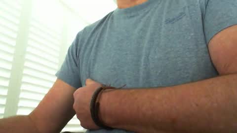 Snapshot of davesu12345 chatting on October 17, 8:29 am davesu12345 online show from October 17, 8:29 am