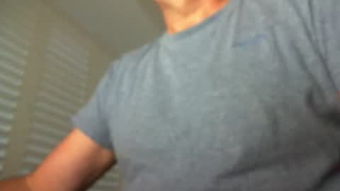 Snapshot of davesu12345 chatting on October 20, 6:18 am davesu12345 online show from October 20, 6:18 am