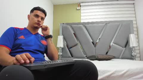 david_victoriaa online show from June 12, 1:10 pm