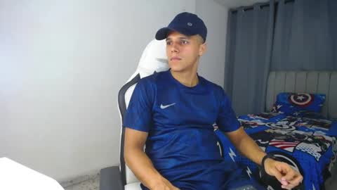 Snapshot of davisito7 chatting on January 10, 3:07 am David Angel online show from January 10, 3:07 am