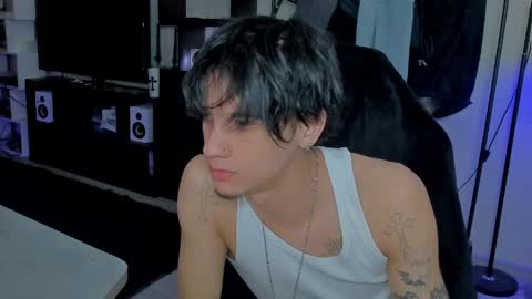 davis online show from March 25, 9:32 pm