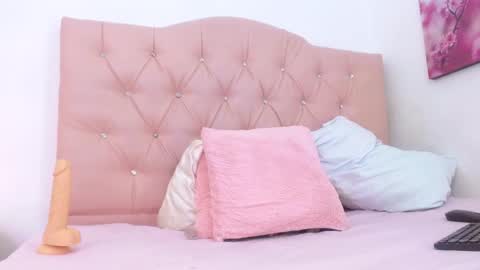 dayis_miller online show from November 14, 8:00 pm