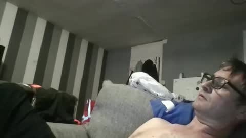 Snapshot of dazzill chatting on October 19, 7:18 pm Dazzill online show from October 19, 7:18 pm