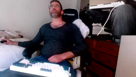 Snapshot of dbfroge chatting on September 30, 10:31 pm dbfroge online show from September 30, 10:31 pm