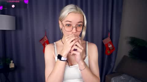 Charlie 18yo online show from December 18, 5:25 am