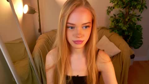 Tessa online show from March 4, 3:09 pm