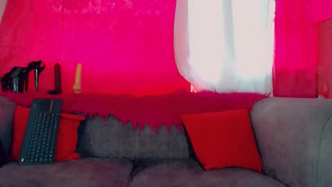 deboragill online show from February 22, 10:01 pm