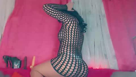 deboragill online show from April 10, 12:05 am