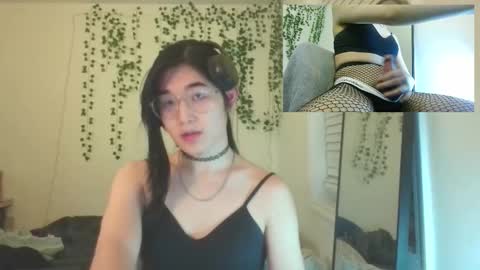 deciduousdoll online show from January 11, 6:19 am