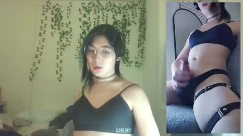 deciduousdoll online show from November 30, 6:53 am