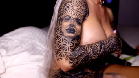   Tikhomirov old usersname    Instagram- tikhomirovandreea17 Twitter DeeaOfficial17  online show from December 27, 8:24 am