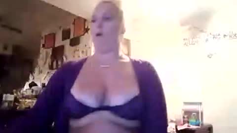 Deedeemarie02 online show from October 19, 11:37 am