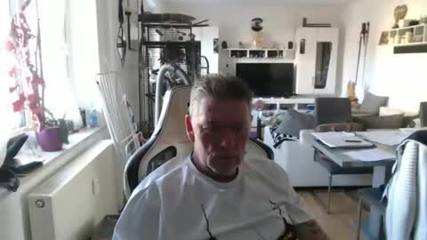 deinprinz2312 online show from March 6, 1:43 pm