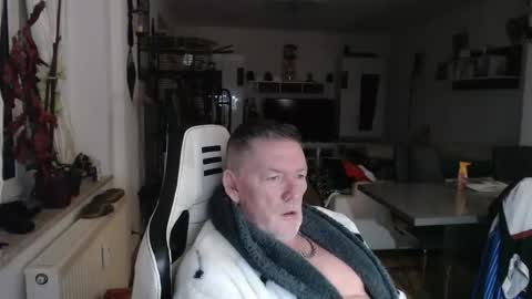 deinprinz2312 online show from February 4, 6:50 am