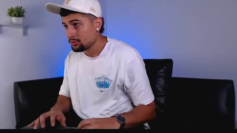  DEIVY  online show from April 15, 11:49 pm